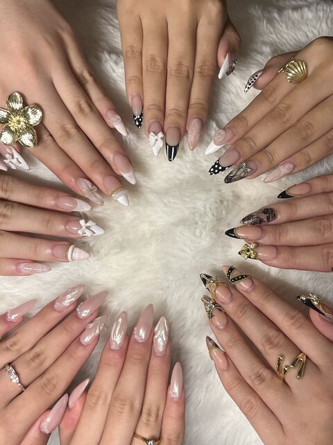 Circle of hands with fresh sets