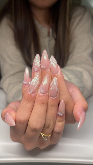Almond ombre set with shimmer